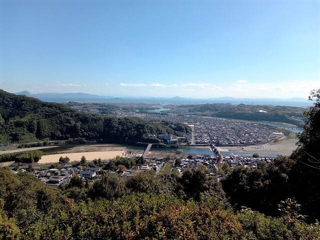 岩国城が建つ城山山頂からの眺めの画像