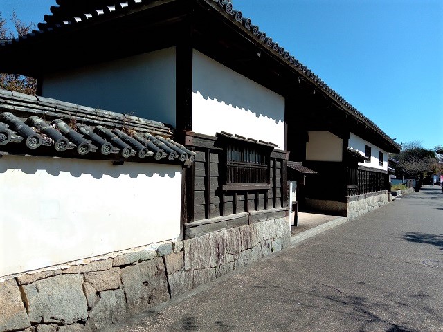 最も古い岩国市の建造物といわれる岩国城下の香川家長屋門の画像