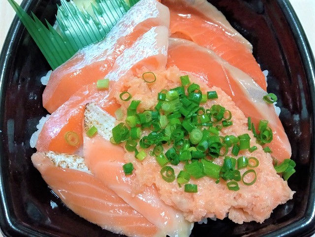 海鮮 丼’z のサーモンづくし丼（990円）の画像